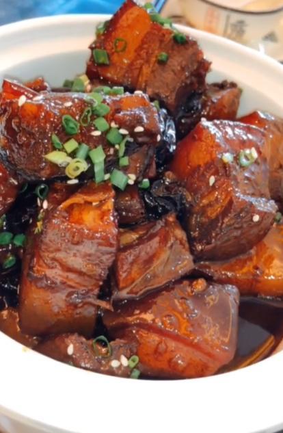 烧肉制作视频,跟随视频轻松学会正宗做法