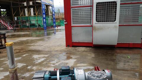 电梯井视频,电梯井里的时空穿梭之旅