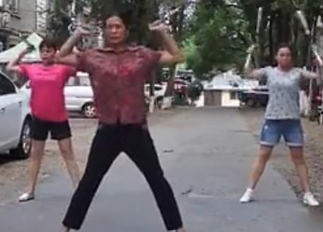 耍棍视频,一招一式尽显身手风采